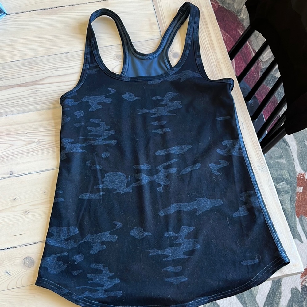 Lululemon blue camo tank size 4